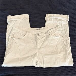 Style & Co. Crisp White Cuffed Capri Jeans